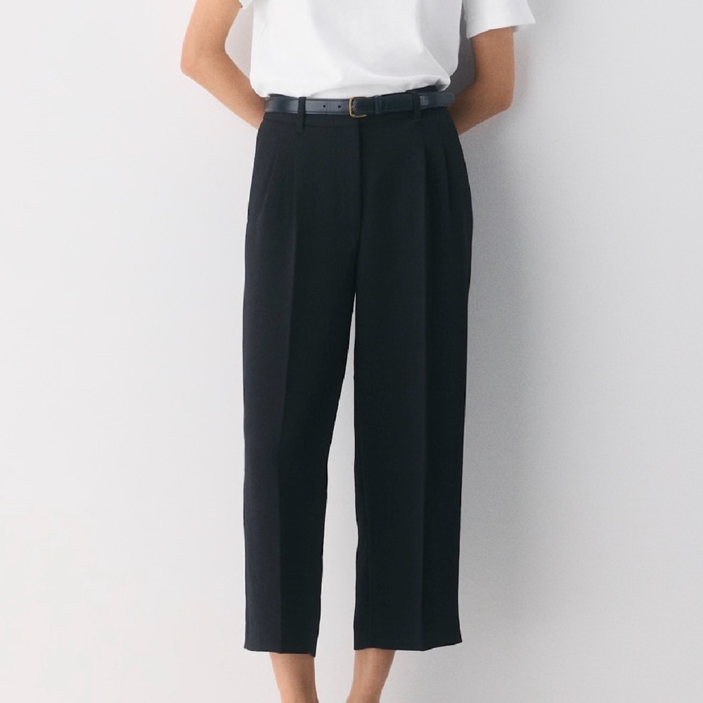 Wilfred Aritzia Black Trousers (Effortless Pants Crop)